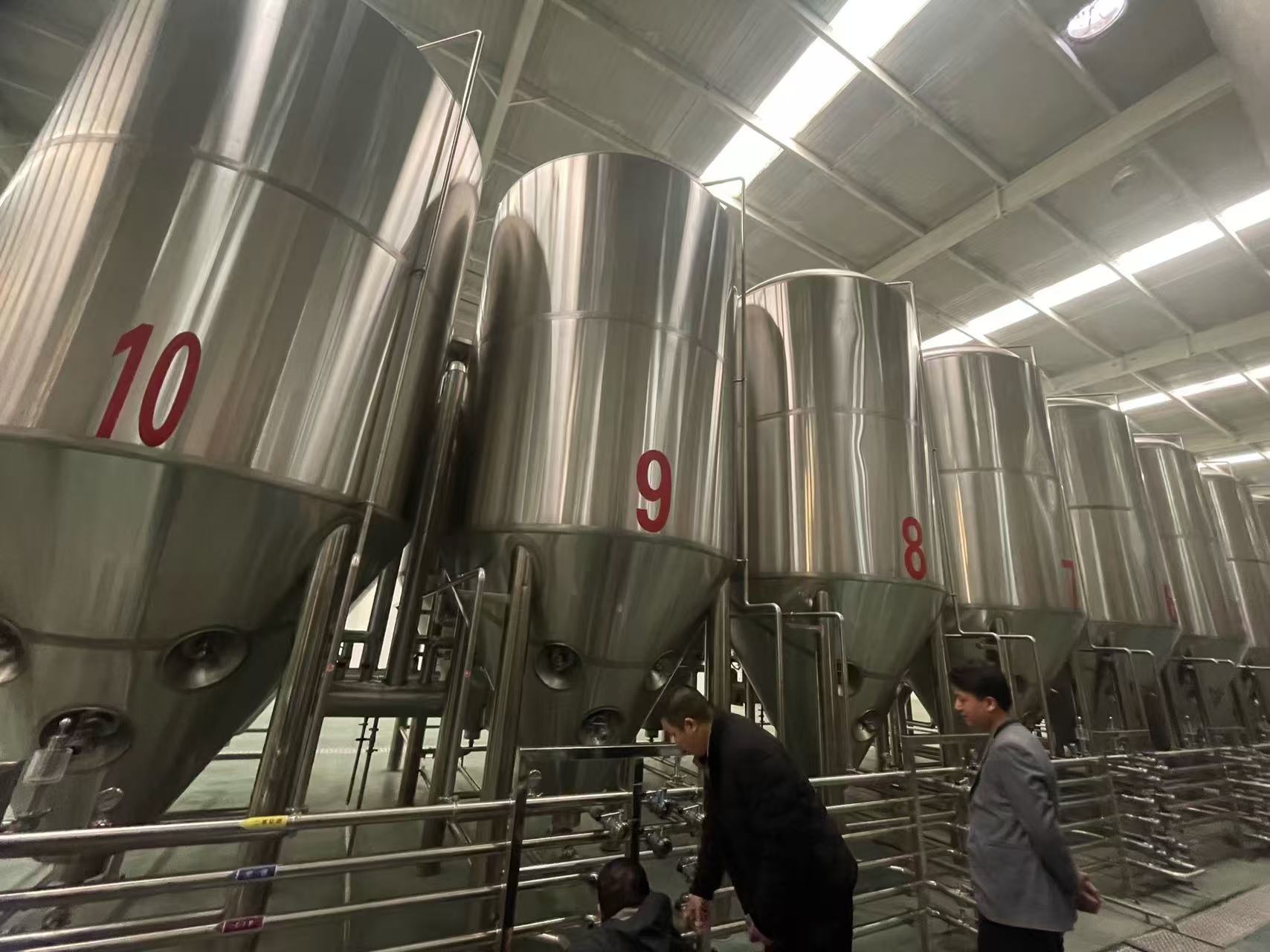黄山精酿啤酒设备厂—平面布置、设备设计、制造、调试、培训等一条龙服务